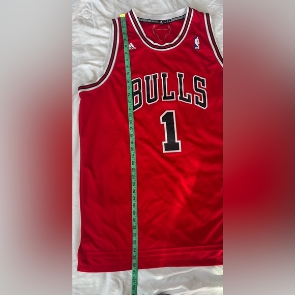 Derrick Rose Chicago Bulls 
Classic Red Adidas Jersey - Picture 5 of 13